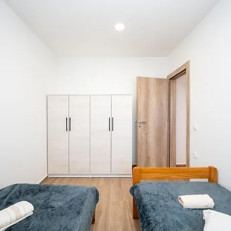 With Parking Space - 25505 아파트 자다르